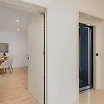 The Soft Escape @ Boavista Flats 波尔图